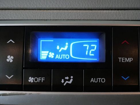 Used 2015 Toyota Highlander XLE image 27