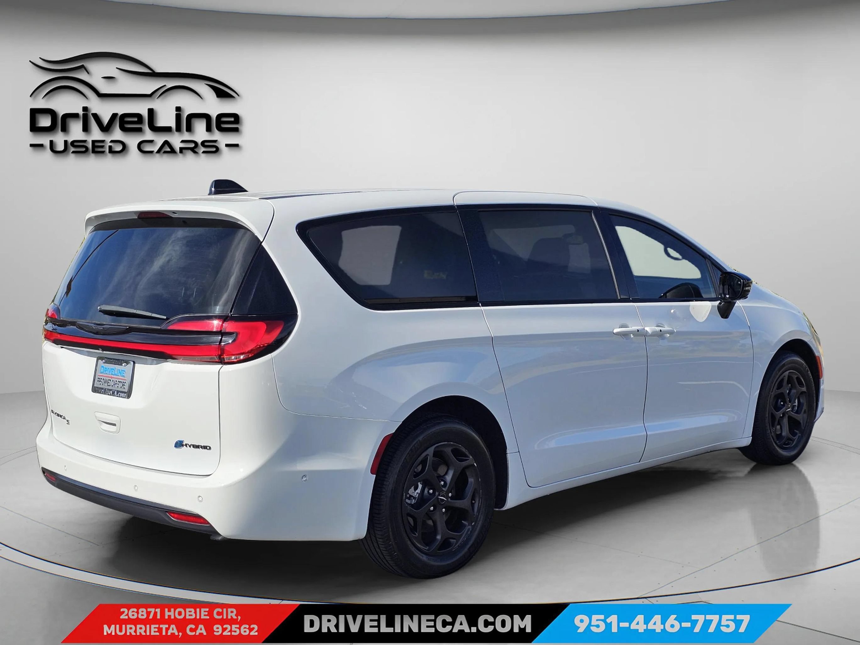 Used 2024 Chrysler Pacifica Limited FWD image 11