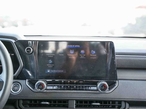 Used 2025 Chevrolet Colorado Trail Boss image 15