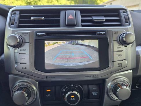 Used 2016 Toyota 4Runner SR5 AWD/4WD image 38