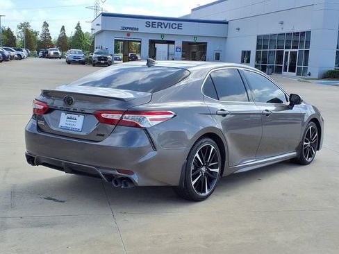 Used 2020 Toyota Camry XSE FWD image 4