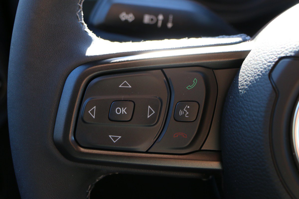 Used 2026 Jeep Gladiator Mojave AWD/4WD image 17