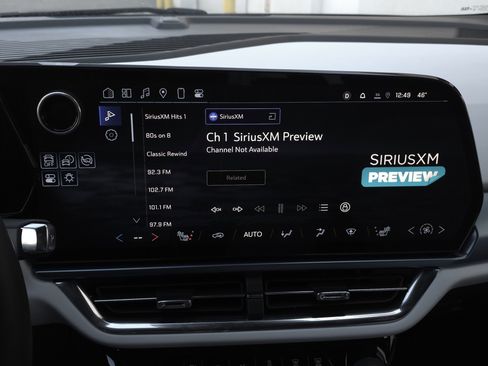 Used 2025 Chevrolet Equinox EV LT image 14