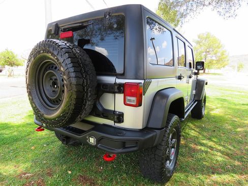 Used 2013 Jeep Wrangler Unlimited Rubicon AWD/4WD image 7