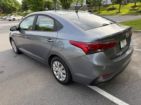 Used 2019 Hyundai Accent SE FWD image 7