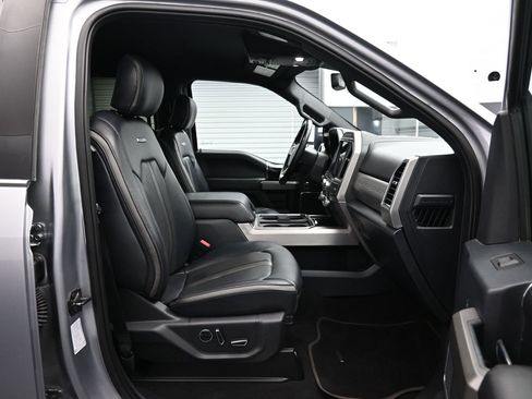 Used 2022 Ford F350 Platinum w/ Tremor Off-Road Package AWD/4WD image 13