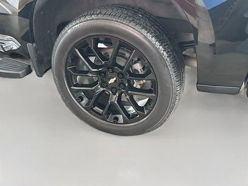 Used 2023 Chevrolet Silverado 1500 High Country w/ High Country Premium Package AWD/4WD image 32