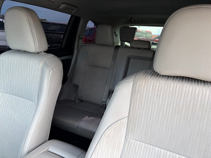 Used 2016 Toyota Highlander Plus FWD image 7