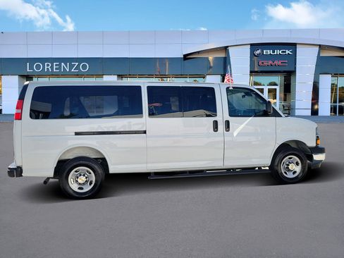 Used 2025 Chevrolet Express 3500 LT w/ LT Preferred Equipment Group RWD image 4