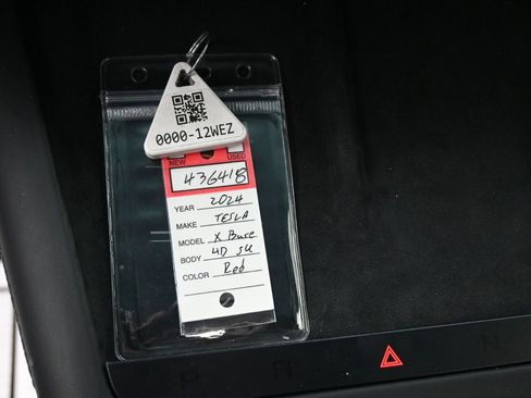 Used 2024 Tesla Model X image 10