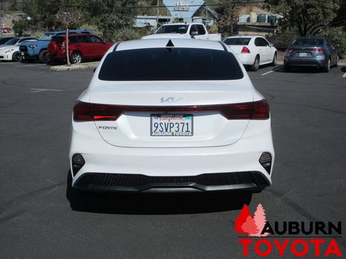 Used 2022 Kia Forte LXS w/ LXS Technology Package image 5