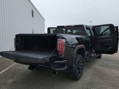 Used 2024 GMC Sierra 2500 AT4 w/ Technology Package image 17