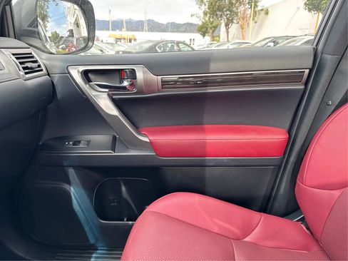 Used 2023 Lexus GX 460 Premium image 18