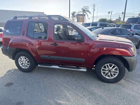 Used 2015 Nissan Xterra S w/ Value Package RWD image 3