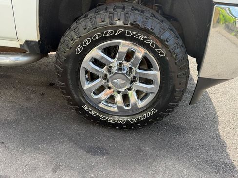 Used 2019 Chevrolet Silverado 2500 W/T w/ WT Convenience Package AWD/4WD image 19