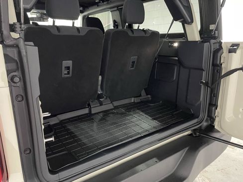 Used 2025 Ford Bronco 2-Door w/ Sasquatch Package AWD/4WD image 16