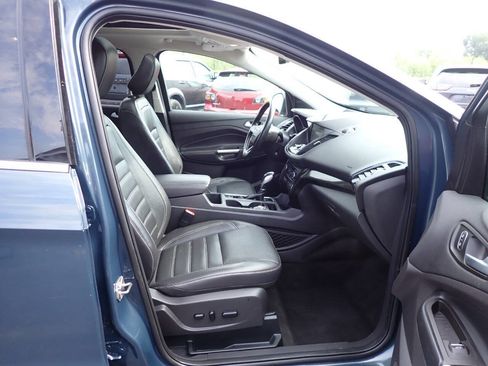 Used 2019 Ford Escape Titanium AWD/4WD image 9
