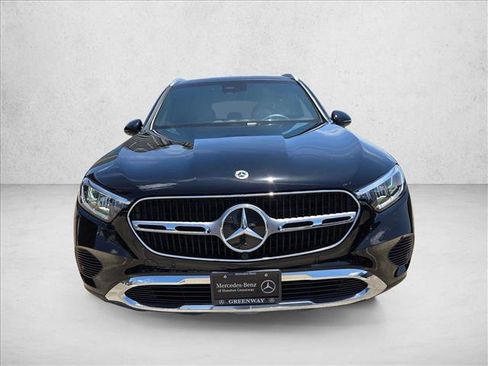 Used 2026 Mercedes-Benz GLC 300 image 2