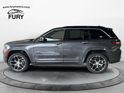 Used 2024 Jeep Grand Cherokee Summit AWD/4WD image 6