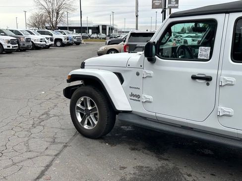 Used 2022 Jeep Wrangler Unlimited Sahara image 7