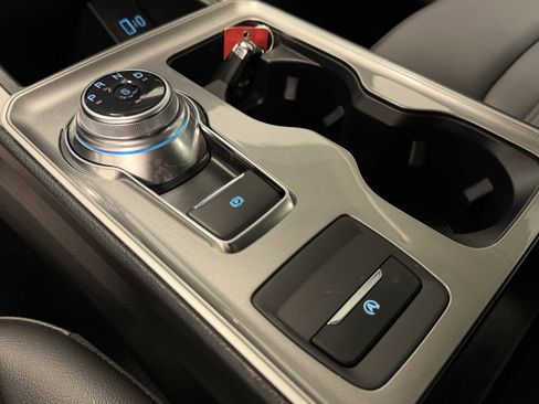 Used 2024 Ford Edge SEL w/ Convenience Package image 11