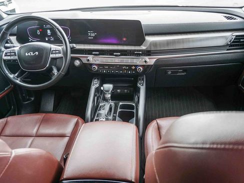 Certified 2023 Kia Telluride EX w/ EX Captain's Chair Package FWD image 15
