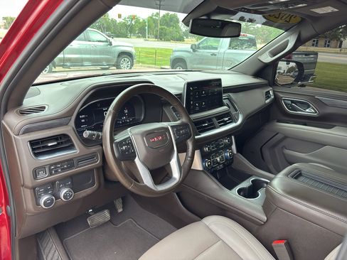 Used 2023 GMC Yukon SLT w/ SLT Premium Package AWD/4WD image 14