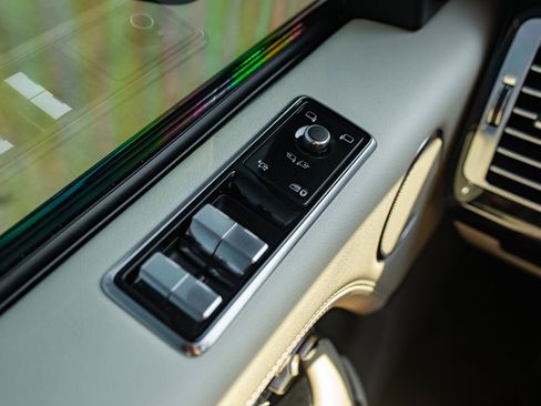 Used 2020 Land Rover Range Rover HSE image 46