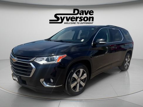 Used 2020 Chevrolet Traverse LT w/ LT Premium Package AWD/4WD image 1