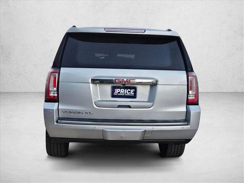 Used 2019 GMC Yukon XL Denali image 6