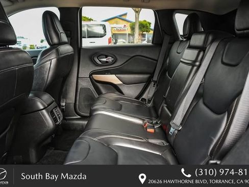 Used 2017 Jeep Cherokee Limited FWD image 18