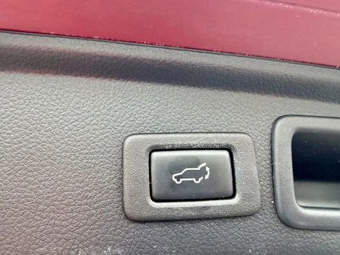 Used 2016 Subaru Forester 2.5i Touring w/ Eyesight & Navigation System image 15