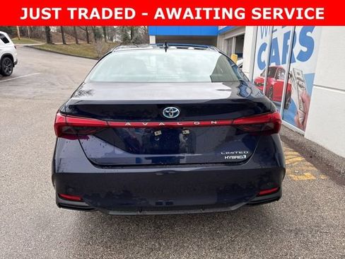 Used 2021 Toyota Avalon Limited w/ Advanced Safety Package image 8