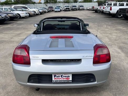 Used 2002 Toyota MR2 image 6