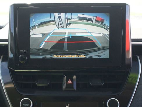 Used 2024 Toyota Corolla LE image 7