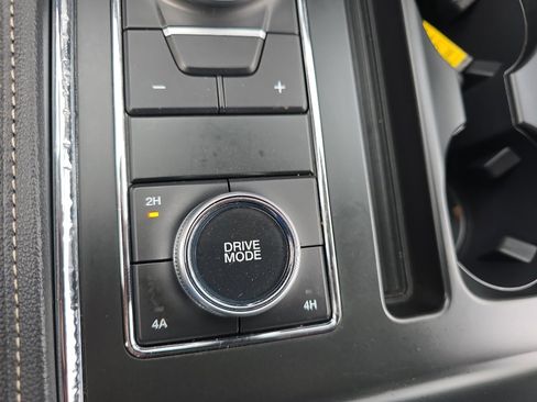 Used 2024 Ford Expedition XLT AWD/4WD image 31