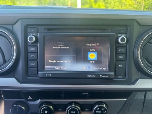 Used 2017 Toyota Tacoma SR5 w/ Tow Package AWD/4WD image 15