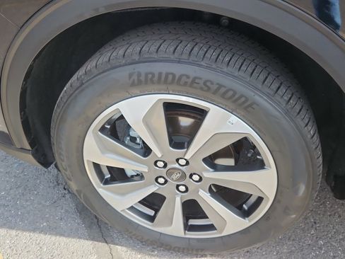 Used 2025 Ford Escape Platinum image 19