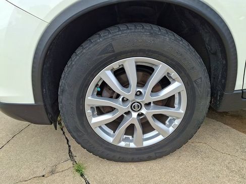 Used 2017 Nissan Rogue SV AWD/4WD image 28