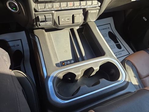 Used 2022 Chevrolet Silverado 2500 High Country AWD/4WD image 19