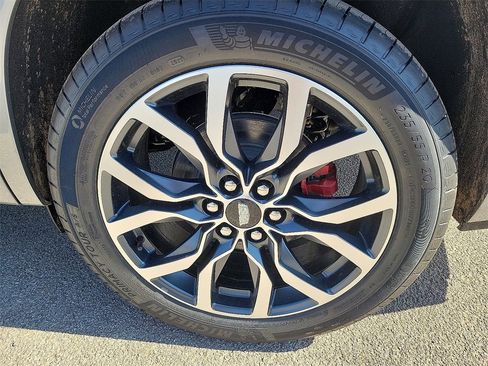 New 2025 Cadillac XT6 Sport w/ Technology Package image 10