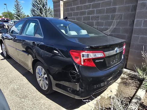 Used 2013 Toyota Camry XLE w/ Leather Pkg FWD image 3