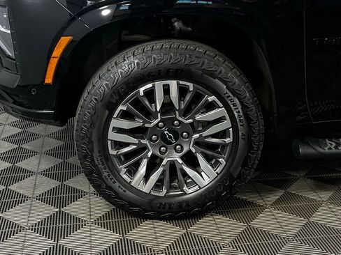 Used 2025 Chevrolet Tahoe Z71 image 10