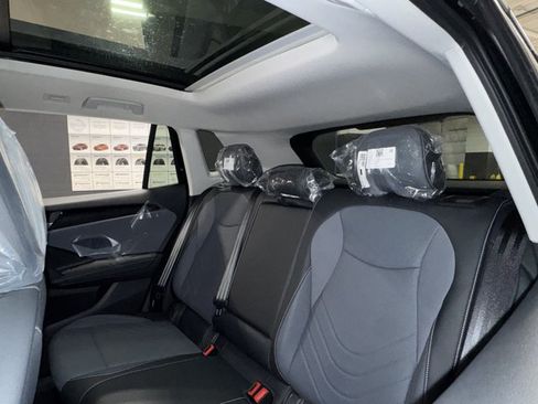 New 2026 Volkswagen Tiguan SE AWD/4WD image 16