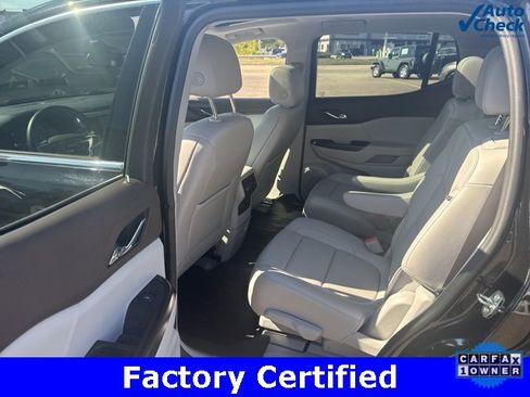 Certified 2022 GMC Acadia SLT image 13