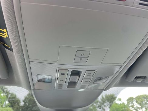 New 2026 Volkswagen Taos SE FWD image 25