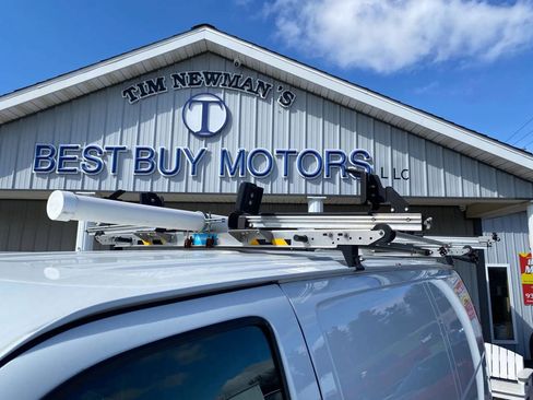 Used 2018 Chevrolet Express 2500 w/ Driver Convenience Package image 18