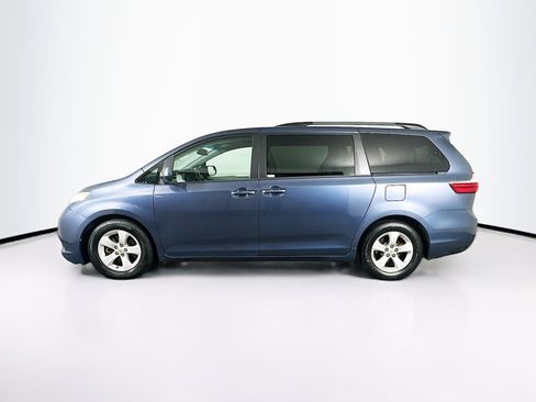 Used 2016 Toyota Sienna LE FWD image 4