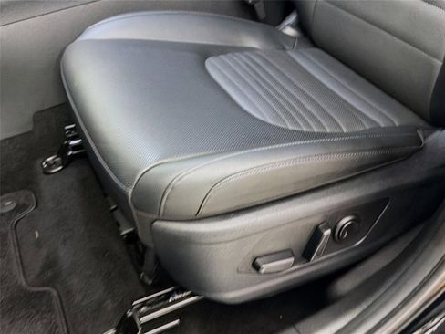 Certified 2025 Kia Sportage SX FWD image 22