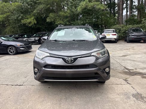 Used 2018 Toyota RAV4 XLE FWD image 3